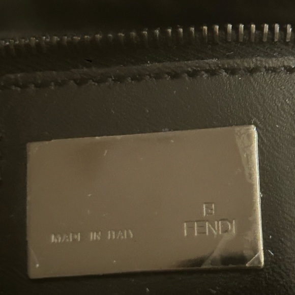 Good Condition Fendi Mamma Baugette - Picture 12 of 13